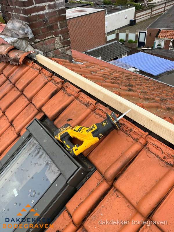 Kosten dak vervangen: werkzaamheden aan pannendak in Bodegraven
