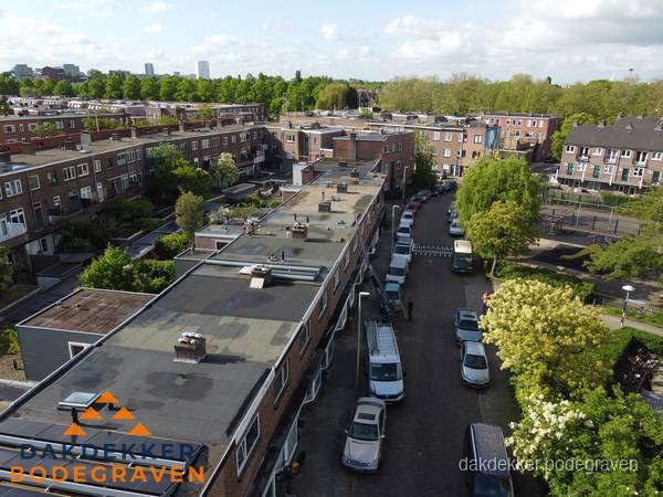 Luchtfoto dakinspectie woonwijk in Bodegraven Luchtfoto dakinspectie woonwijk in Bodegraven